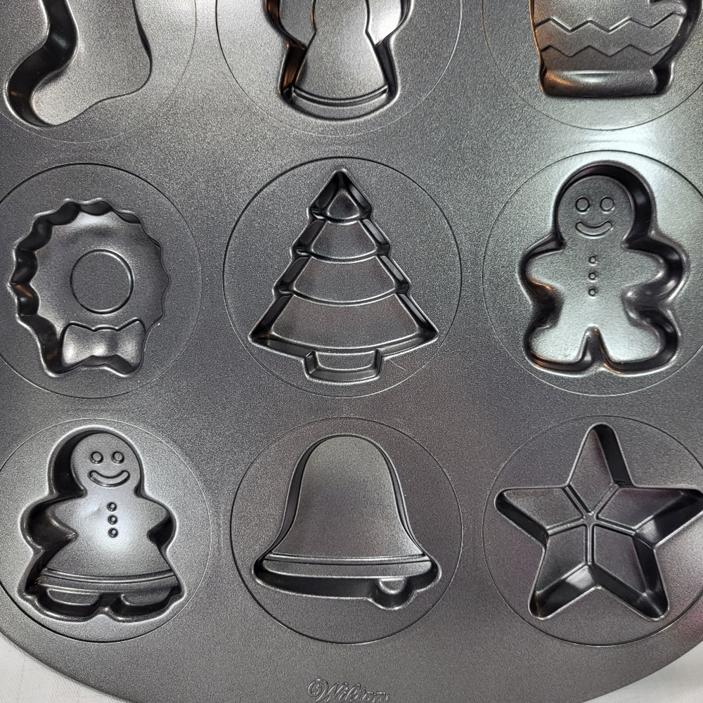Wilton 12 Cookie Shapes Pan Non-Stick Christmas Holiday Baking Mold Metal - Picture 3 of 11